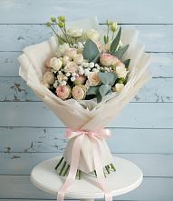 Букет цветов из:  Розы и Лизиантусы в Зональной Станции