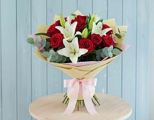 Букет цветов из:  Лилии и Розы в Зональной Станции