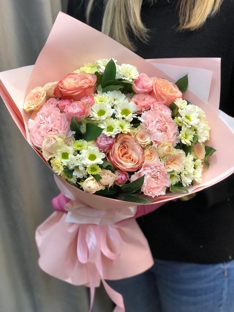 Букет цветов из: Гвоздики, Розы и Хризантемы в Зональной Станции