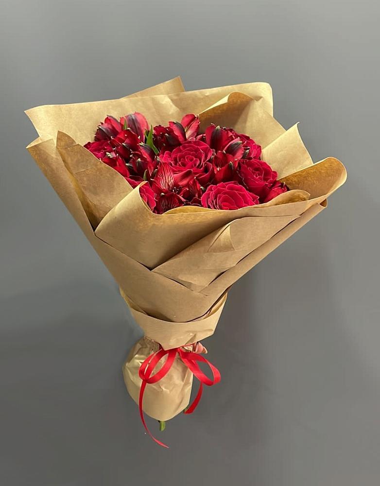 Букет цветов из: Альстромерии и Розы в Зональной Станции