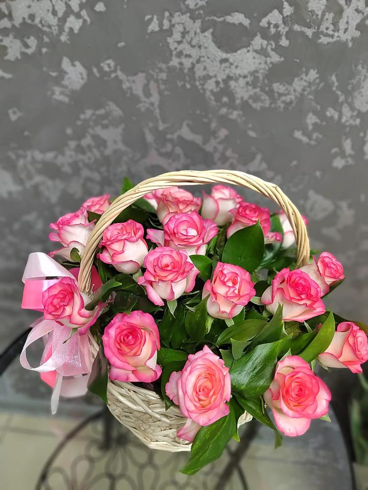 Цветочная композиция из Розы в корзине в Зональной Станции
