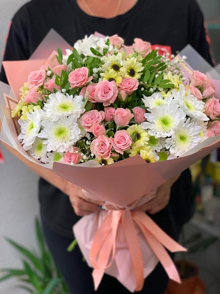 Букет цветов из: Розы и Хризантемы в Зональной Станции