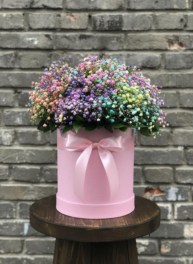 Цветочная композиция из Гипсофила и Розы в шляпной коробке в Зональной Станции