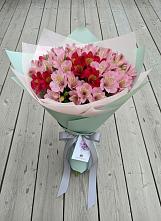 Букет цветов из:  Альстромерии в Зональной Станции