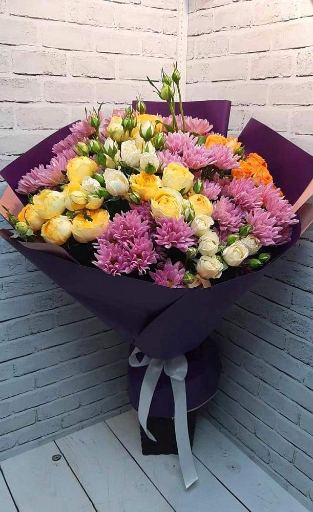 Букет цветов из: Хризантемы и Розы в Зональной Станции