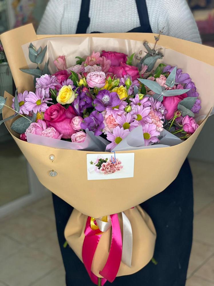 Букет цветов из: Хризантемы, Гвоздики и Альстромерии в Зональной Станции