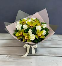 Букет цветов из:  Орхидеи и Розы в Зональной Станции