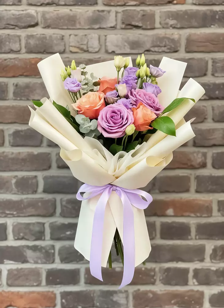 Букет цветов из: Лизиантусы и Розы в Зональной Станции