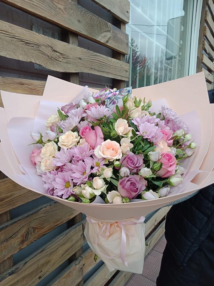 Букет цветов из: Розы и Хризантемы в Зональной Станции