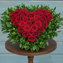 Цветочная композиция из Розы в виде сердца в Зональной Станции