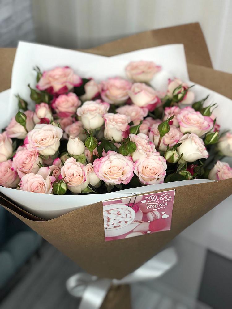 Букет цветов из: Розы в Зональной Станции