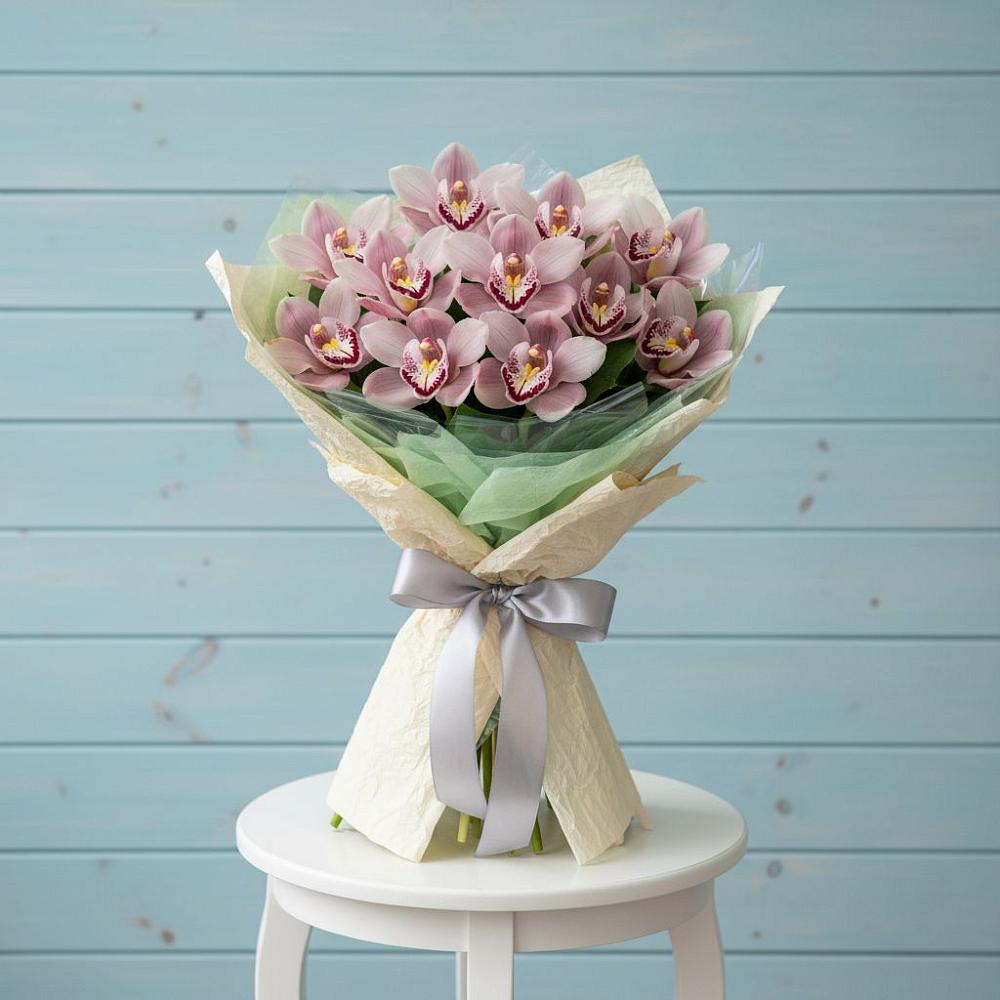 Букет цветов из: Орхидеи и Розы в Зональной Станции