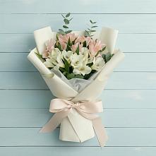 Букет цветов из:  Альстромерии в Зональной Станции