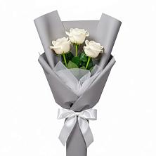 Букет 3 белые розы в Зональной Станции