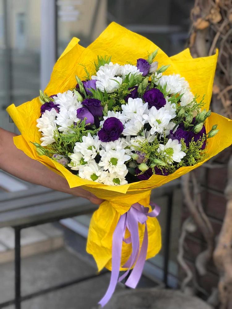 Букет цветов из: Ирисы, Хризантемы и Ромашки в Зональной Станции