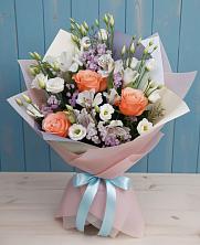 Букет цветов из:  Лизиантусы, Розы, Альстромерии и Гипсофила в Зональной Станции