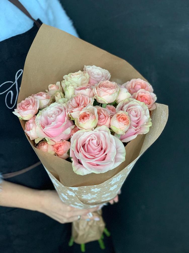 Букет цветов из: Хризантемы и Розы в Зональной Станции