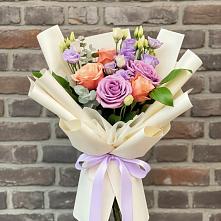 Букет цветов из:  Лизиантусы и Розы в Зональной Станции