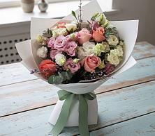 Букет цветов из:  Розы, Лизиантусы и Гвоздики в Зональной Станции