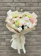 Букет цветов из:  Гвоздики, Розы, Лизиантусы и Хризантемы #REPLACE_PRED# Зональной Станции