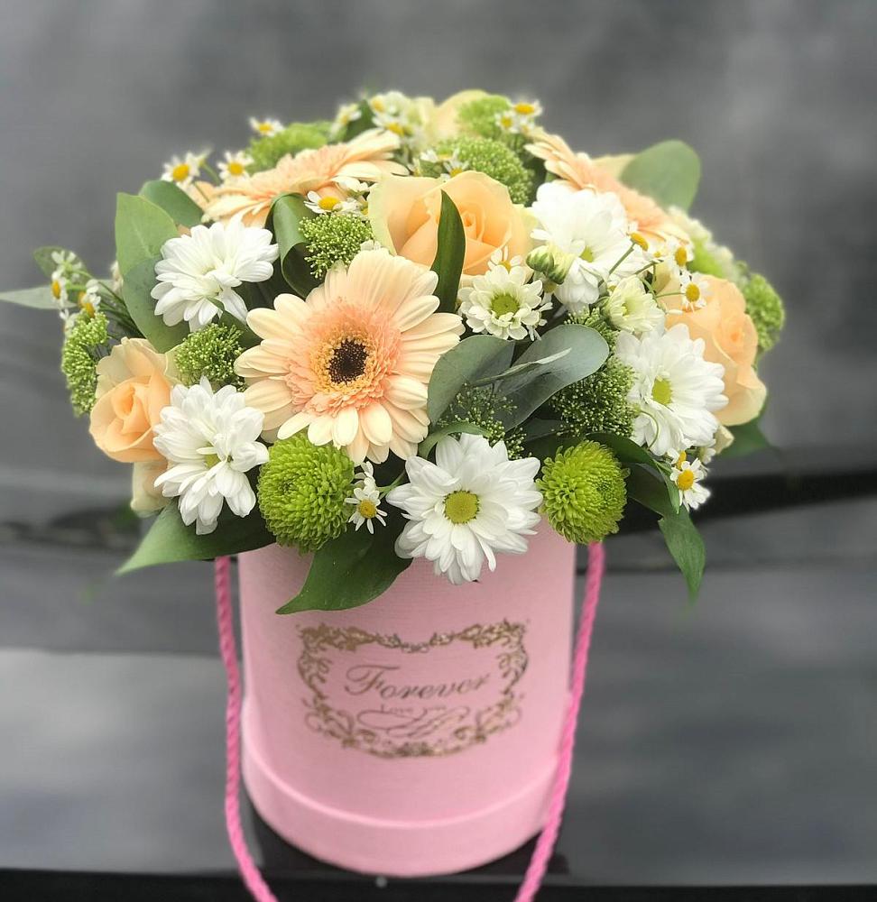 Цветочная композиция из Розы, Герберы и Хризантемы в шляпной коробке в Зональной Станции