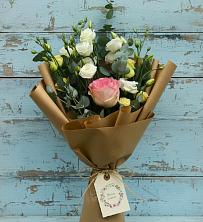 Букет цветов из:  Розы и Лизиантусы в Зональной Станции