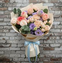 Букет цветов из:  Розы, Лизиантусы и Гвоздики в Зональной Станции
